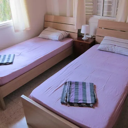 Spiros Seaside No. 11 * Менеоу