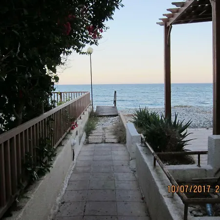Spiros Seaside No. 11 Villa Meneou